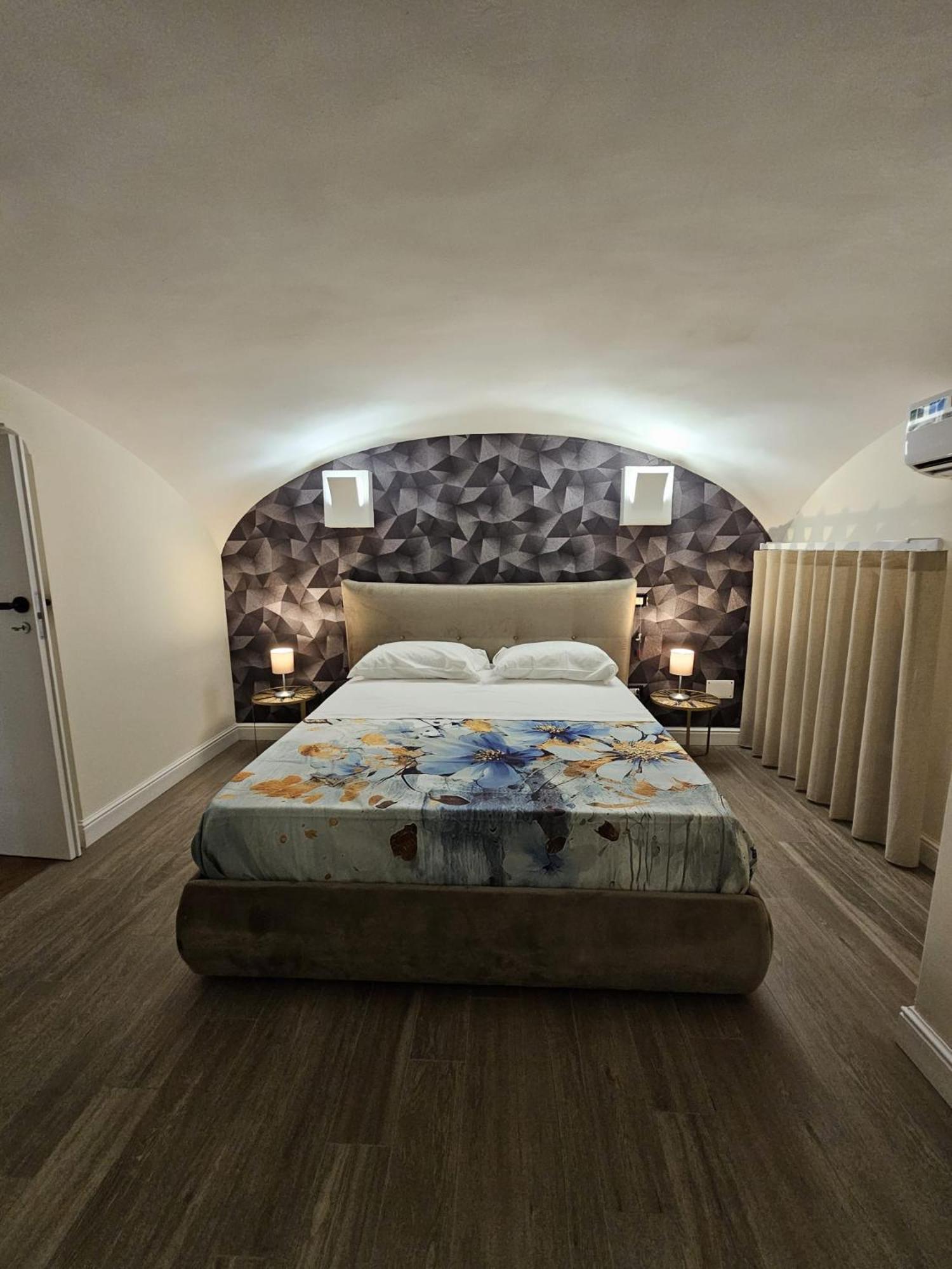 Bed and Breakfast Napoli The Charme Exterior foto