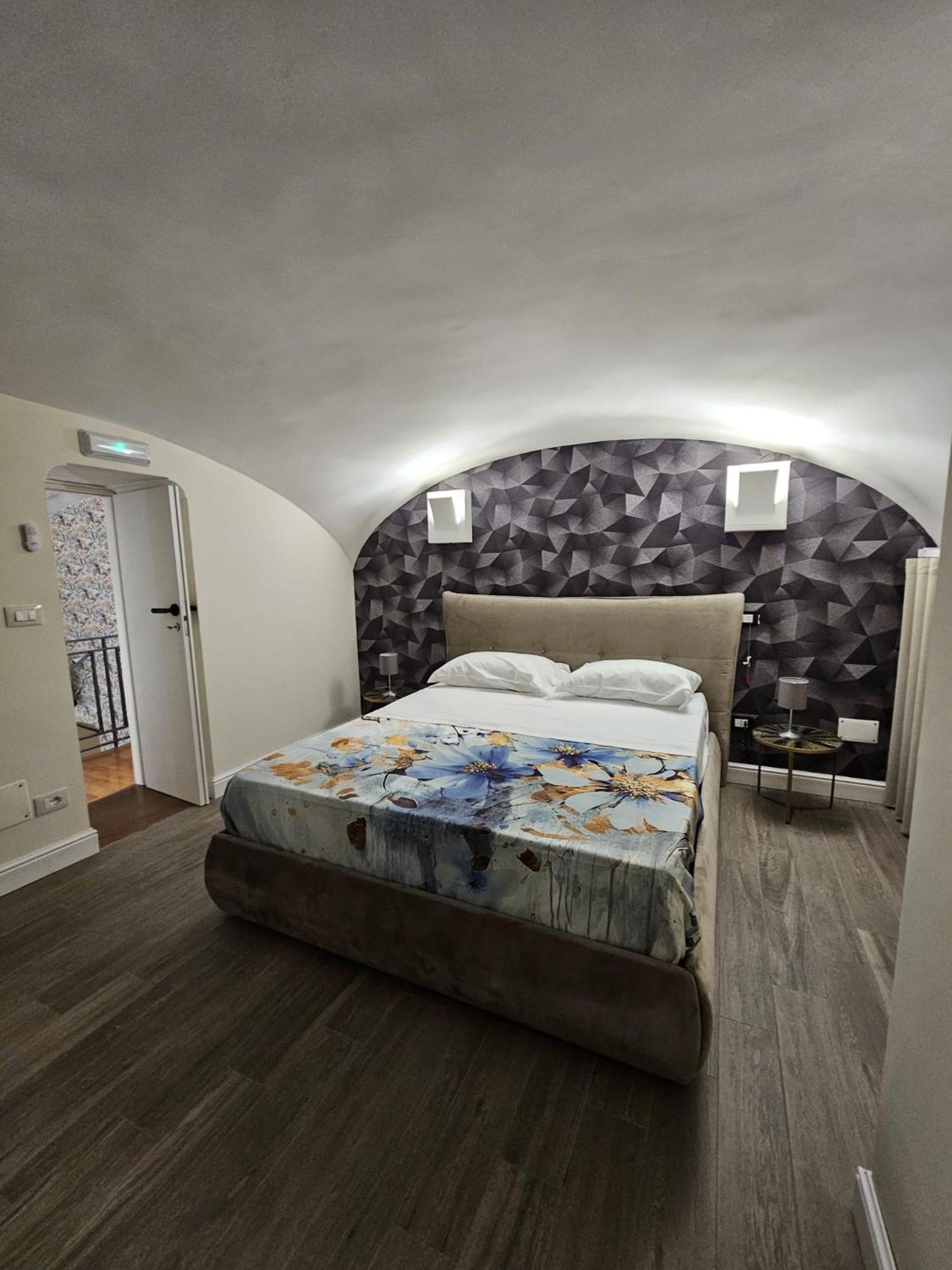 Bed and Breakfast Napoli The Charme Exterior foto